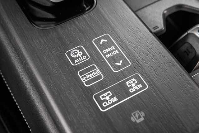 Nissan Ariya e4ORCE Evolve 87kWt 19 Pearl black