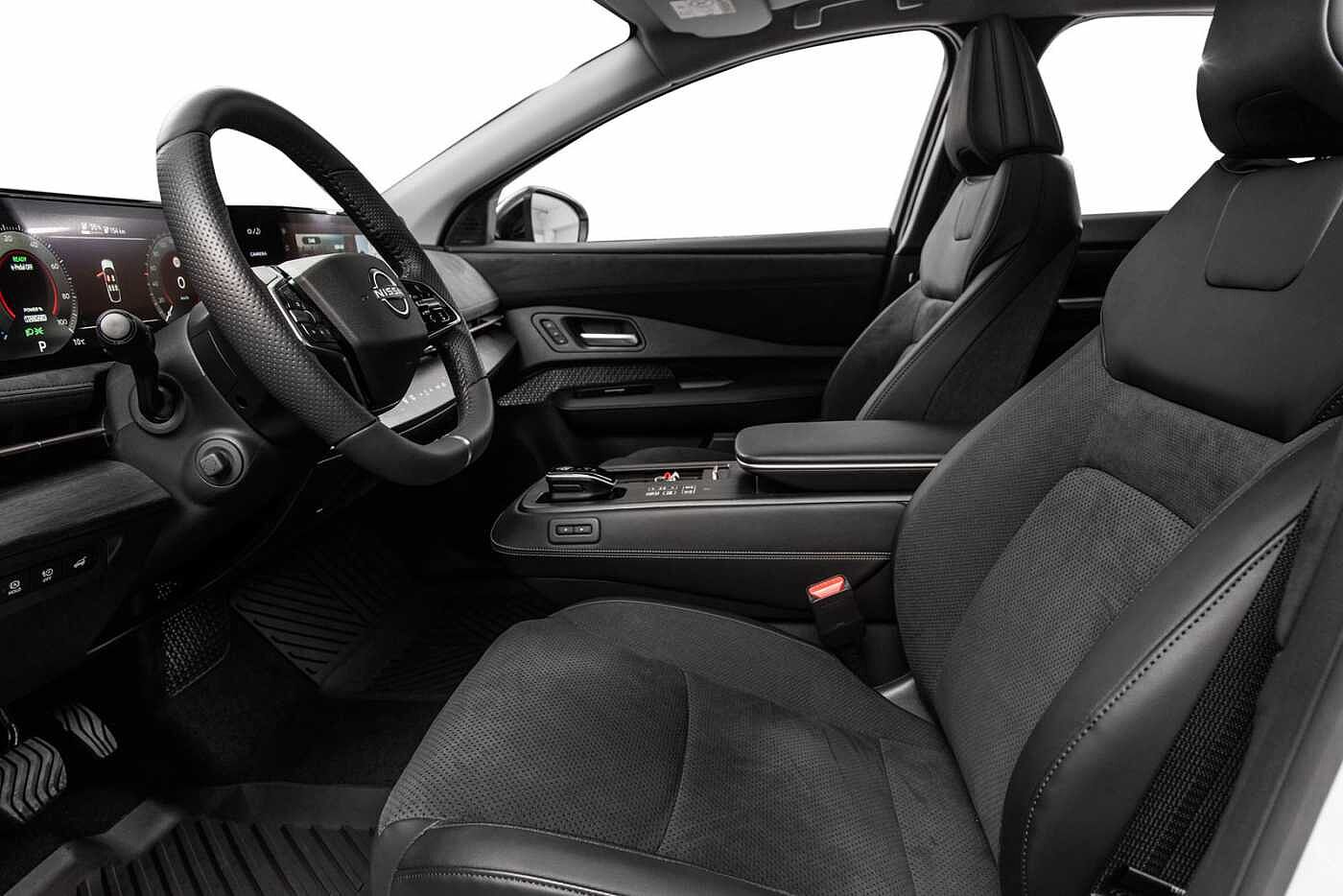 Nissan Ariya e4ORCE Evolve 87kWt 19 Pearl white/black
